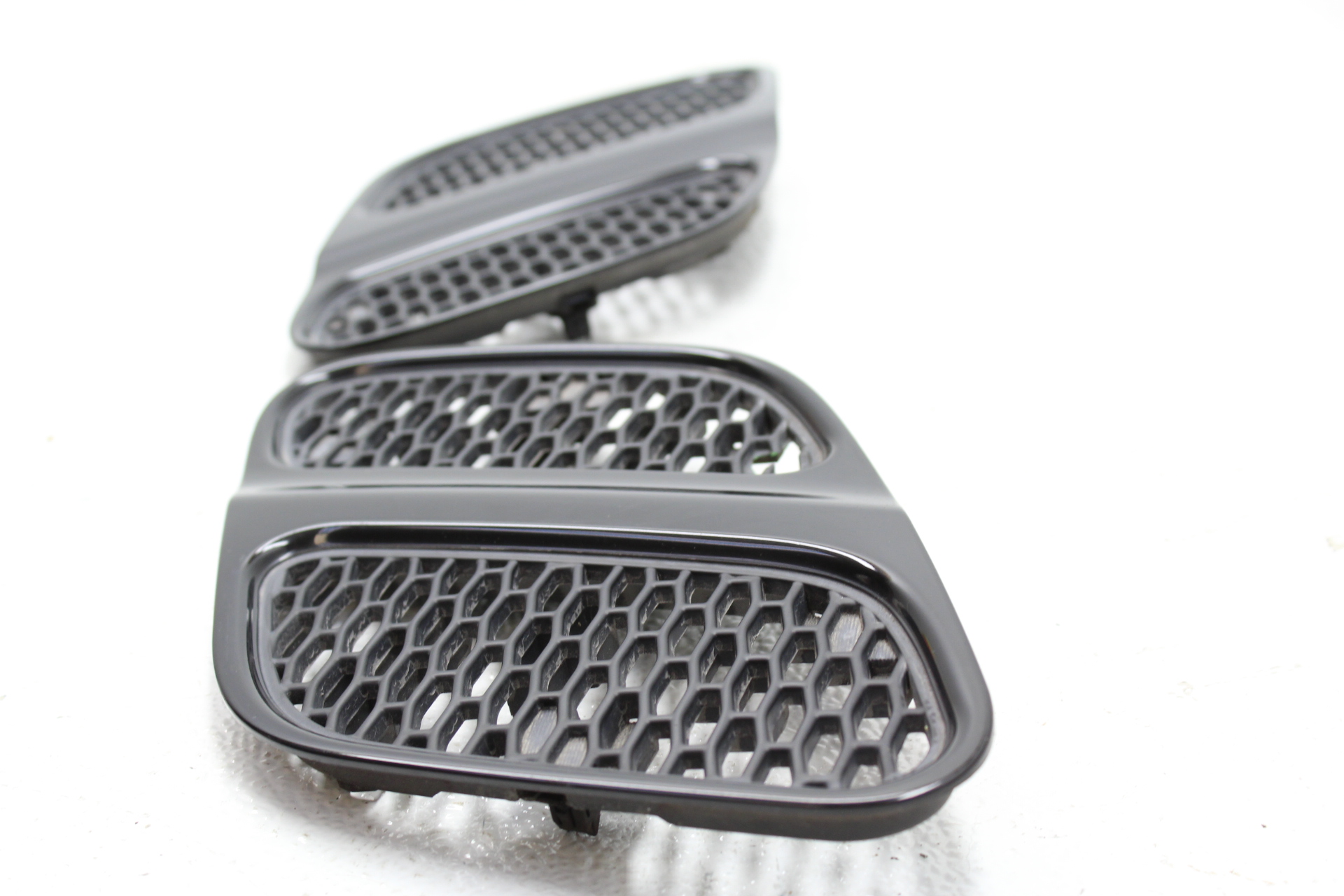 1998-2001 SUBARU IMPREZA 2.5 RS GC8 HOOD SCOOP AIR VENTS LH/RH OEM