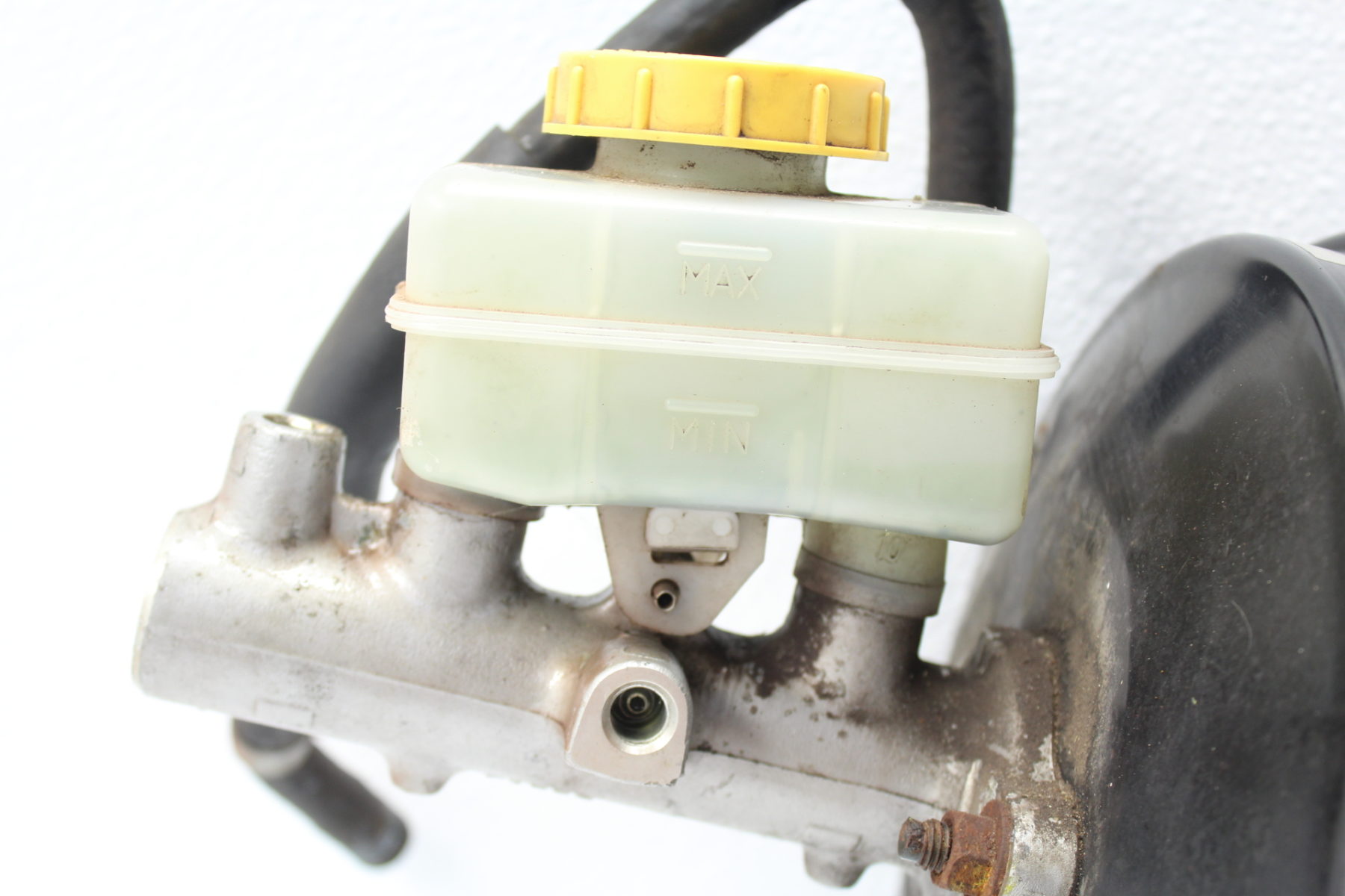20042005 SUBARU FORESTER XT FXT BRAKE MASTER CYLINDER W/ BRAKE BOOSTER